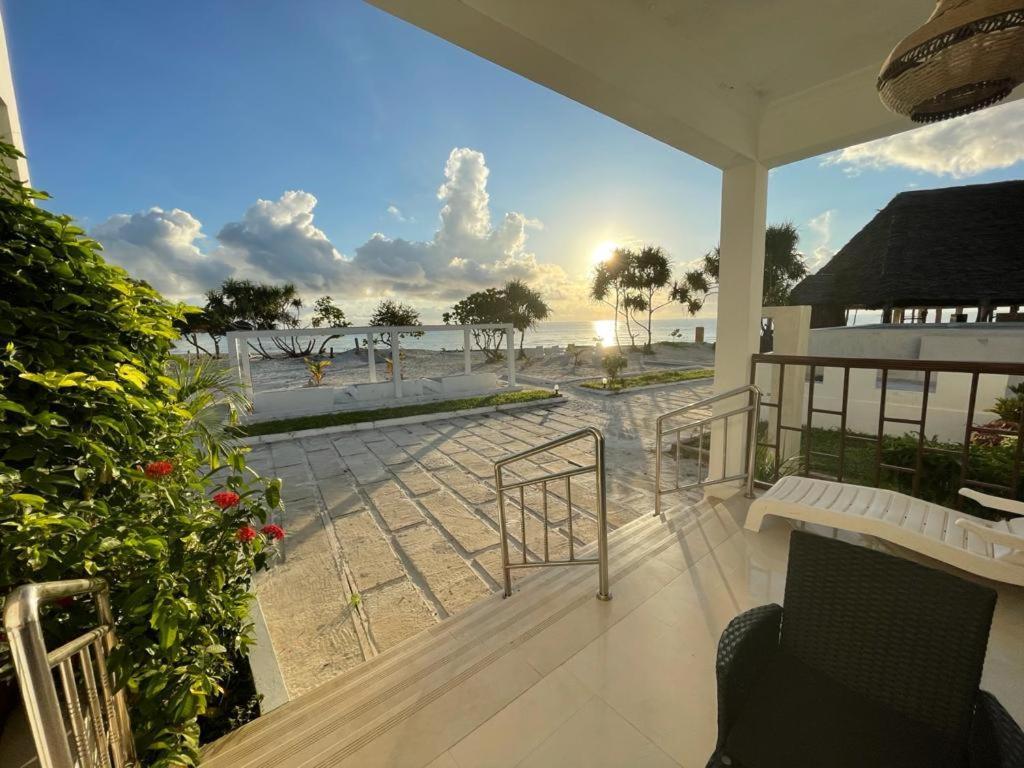 Jambo Beach Hotel Paje Exterior photo
